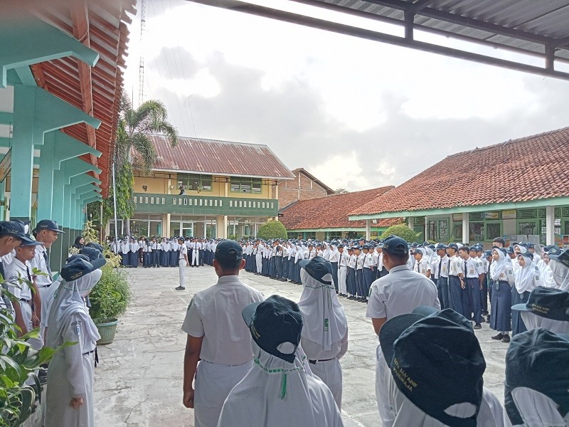 upacara bendera dalam rangka memperingati Hari Sumpah Pemuda ke- 96 